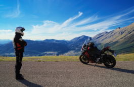 為什么網(wǎng)店要選擇客服托管？