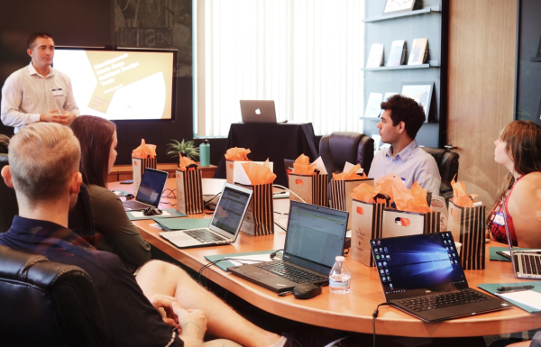 公司客服外包可行嗎？有哪些優勢？