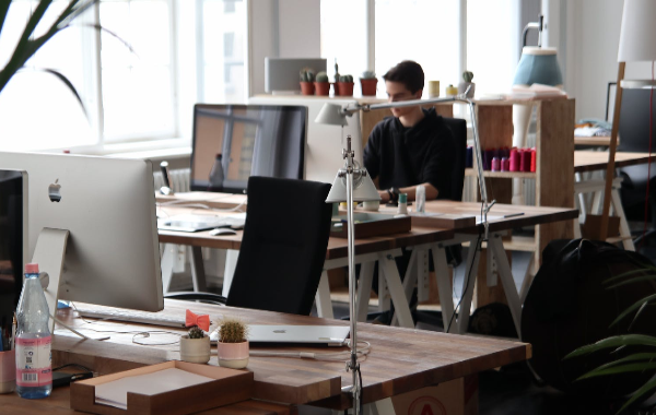 電商企業到底要不要把客服交給外包公司?