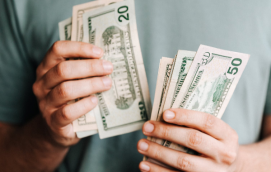 網店客服外包花費和自聘相比,哪個更合算?