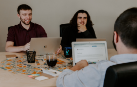 京東客服外包服務商哪個好？好在哪里？