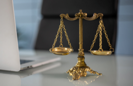 客服是自聘的好還是外包公司的好?怎么對比?