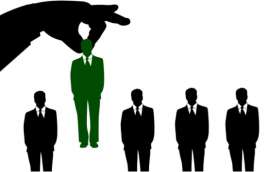 天貓客服外包公司與自建客服團(tuán)隊的比較