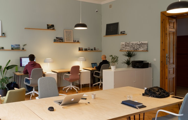 淡季減少客服人員