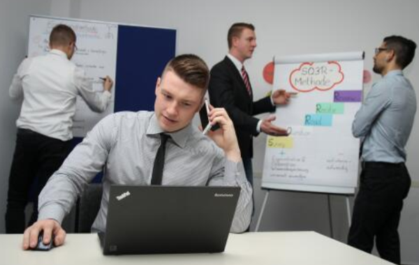 專業的抖音外包客服公司應該去哪里找？