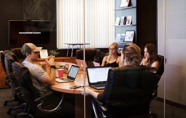 專業(yè)客服外包團(tuán)隊(duì)