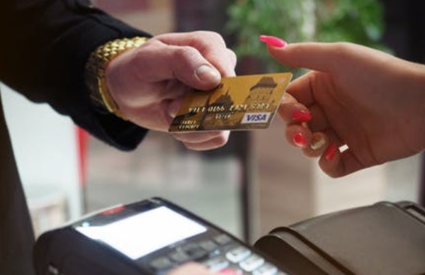 合作達成，交定金