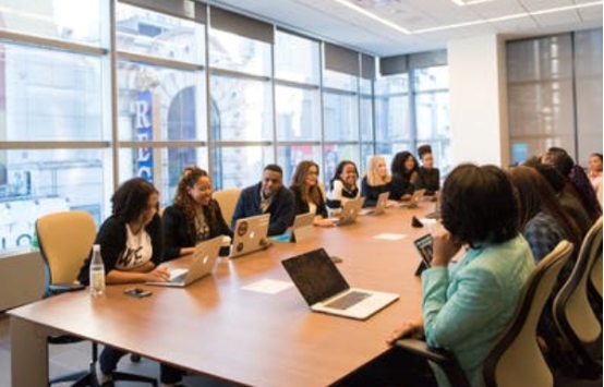 哪家阿里巴巴外包客服公司更專業(yè)？怎樣選擇？