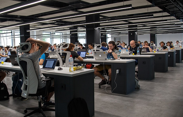 400話務(wù)外包公司好嗎？該怎么選外包公司？