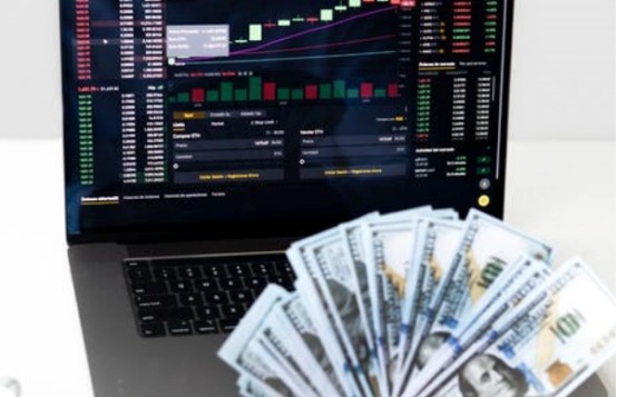 外包有節(jié)省成本的特點(diǎn)