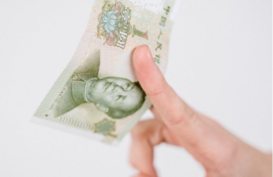 外包服務成本低