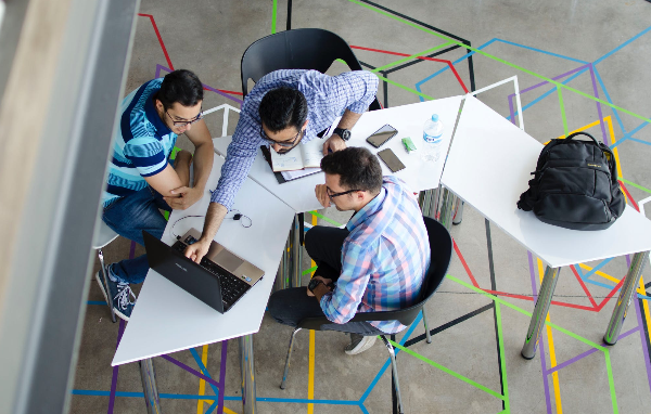 客服管理層開(kāi)會(huì)