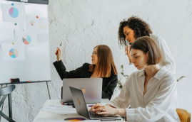 企業(yè)選擇熱線電話客服外包服務(wù)的幾點注意事項