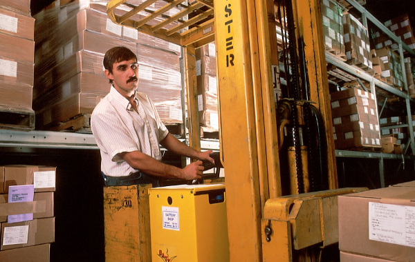 開網店選擇一件代發的貨源怎么樣？利弊分別是什么？