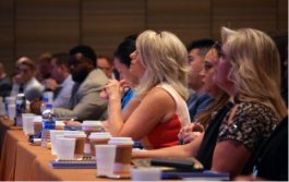 武漢電話客服外包平臺怎樣解決客戶差評問題？