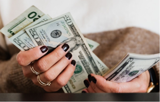 北京電話客服坐席外包可以為商家節省哪些費用？