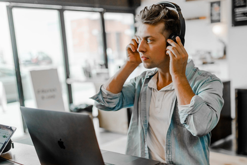 外包客服專席客服和共享客服的優(yōu)勢對比（外包客服專席客服服務(wù)和共享客服服務(wù)的優(yōu)劣勢對比）