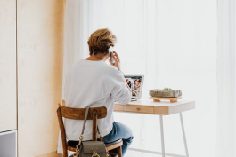 電商外包客服的未來(lái)發(fā)展(分析天貓?zhí)詫氹娚炭头?wù)外包的未來(lái)發(fā)展前景)