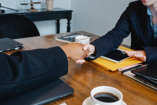 看運營公司的合作案例