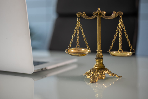 客服外包與自建客服團隊利弊（天貓客服外包和自聘客服的比較）