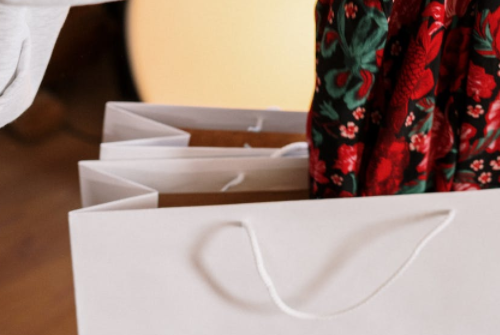 回答抖音店鋪退換貨運(yùn)費(fèi)誰(shuí)承擔(dān)的客服話術(shù)