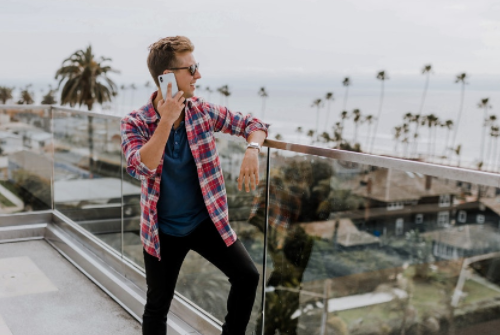 請問客戶現在接電話是否方便