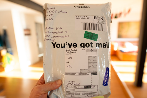 關于客戶退換貨時運費險的相關客服物流話術