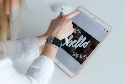 售后客服與客戶打招呼