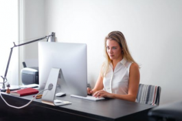 天貓網(wǎng)店的客服主管該怎么樣管理客服人員？