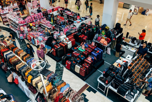 去當地的批發市場找貨源