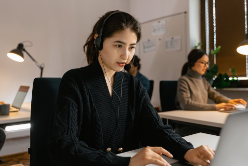 選擇抖音客服外包可以解決招聘難的問題嗎？