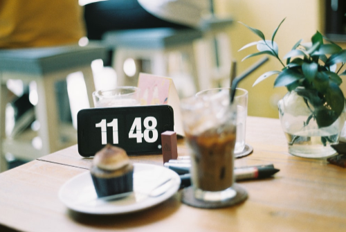 拼多多在線時(shí)間是多久？拼多多客服有哪些規(guī)則？