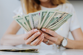 抖音網(wǎng)店是通過(guò)什么方法實(shí)現(xiàn)流量變現(xiàn)的？