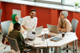 客服外包和自己招客服的區(qū)別？