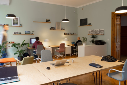 該如何選擇正規(guī)的審核外包公司