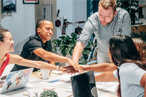 優質的網站評論審核外包團隊是什么樣的？