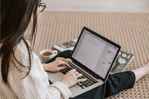 店主如何選擇客服外包？有哪些好處？