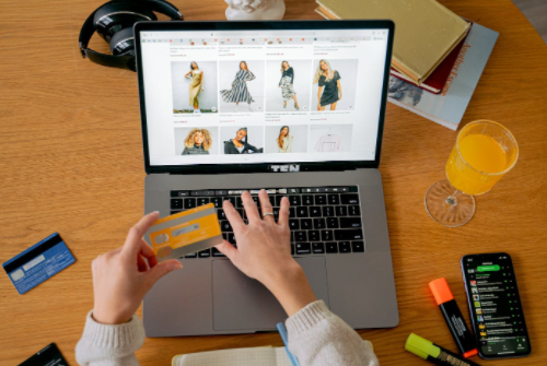 該怎么開啟抖音飛鴿自動發送預約發貨卡片？