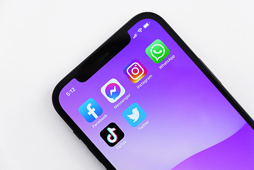 抖音新人開直播用哪些話術技巧可以不冷場？