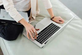 如何在電腦上登錄快手網店?如何運營快手店鋪?