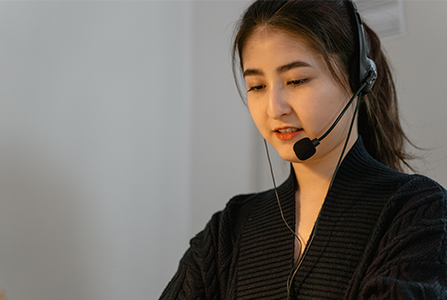 抖音客服外包公司的客服應該具備哪些專業(yè)知識？