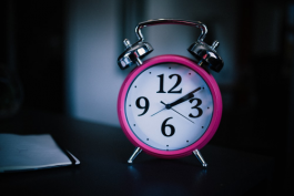 快手平臺規定商家客服的服務時間是多長？