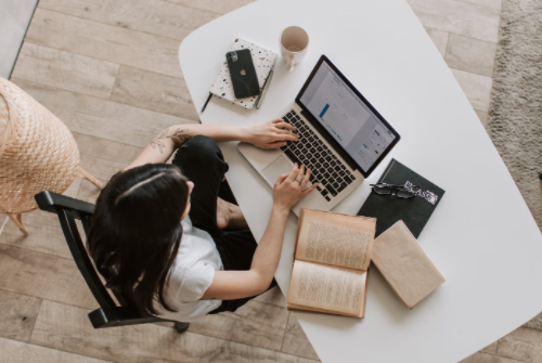 拼多多客服該如何快速的處理物流常見(jiàn)問(wèn)題？