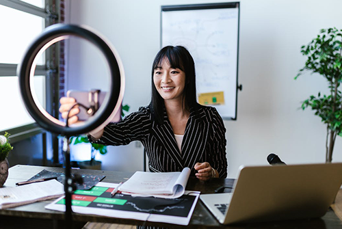 快手是怎樣通過直播帶貨的？如何能快速賣貨？