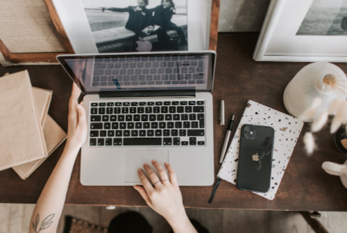 抖音主播帶的貨是從哪里來的？想上架商品該怎么找商家合作？