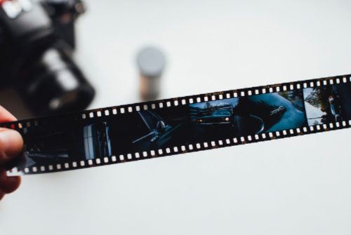 抖音短視頻開頭的拍攝技巧（該如何設計抖音視頻開頭？）