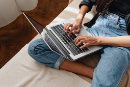 如何申請(qǐng)拼多多客服?應(yīng)聘客服有哪些要求?