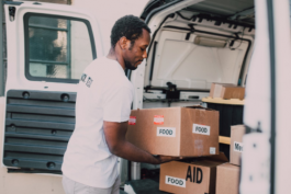 拼多多商家找快遞合作的技巧