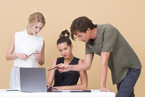 職場人如何提高溝通能力和表達技巧？