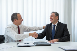 提升自己的溝通能力的方法和技巧有哪些？